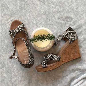Toms Wedges